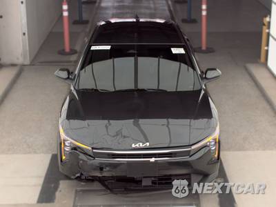 2025 Kia K4 LXS - zdjęcie 2 z 45 - miniatura