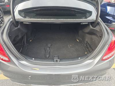 2017 Mercedes-Benz C 300 Sedan - zdjęcie 16 z 25 - miniatura