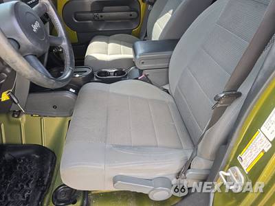 2007 Jeep Wrangler Unlimited Sahara - zdjęcie 7 z 47 - miniatura