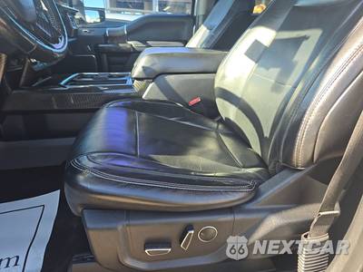 2017 Ford Super Duty F-250 Lariat Crew Cab Medium Bed - zdjęcie 7 z 30 - miniatura