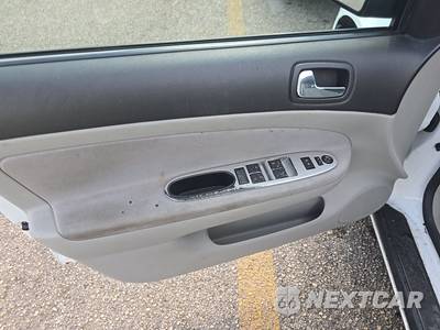 2010 Chevrolet Cobalt LT Sedan 1LT - zdjęcie 9 z 35 - miniatura