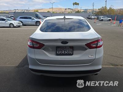 2015 Ford Fusion SE - zdjęcie 5 z 67 - miniatura