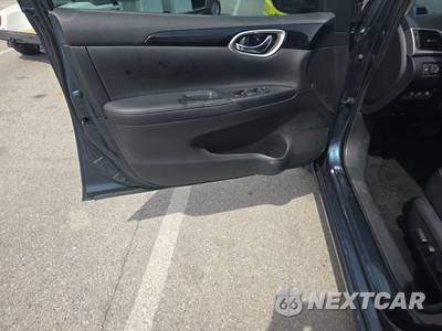 2017 Nissan Sentra SL - zdjęcie 9 z 29 - miniatura