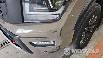 2021 Nissan TITAN PRO-4X Crew Cab Short Bed - zdjęcie 23 z 37 - miniatura