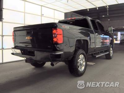 2015 Chevrolet Silverado 2500HD LTZ Extended Cab Medium Bed 1LZ w/Built-In Wi-Fi - zdjęcie 4 z 32 - miniatura