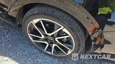 2025 Nissan Sentra SR - zdjęcie 39 z 49 - miniatura