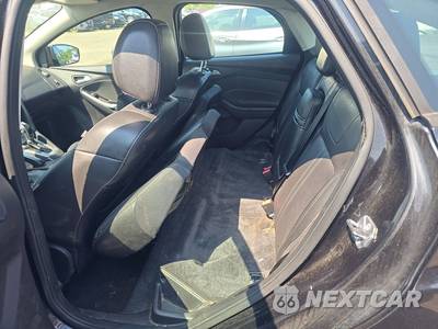 2013 Ford Focus SE Sedan - zdjęcie 13 z 28 - miniatura
