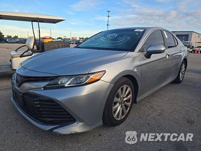 2018 Toyota Camry LE - zdjęcie 3 z 10 - miniatura