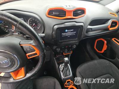 2020 Jeep Renegade Latitude - zdjęcie 11 z 23 - miniatura