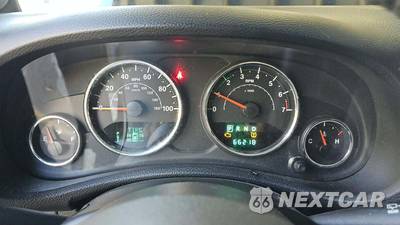 2014 Jeep Wrangler Unlimited Sahara - zdjęcie 19 z 25 - miniatura