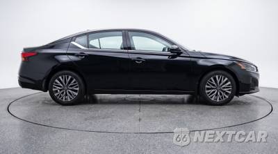 2025 Nissan Altima SV - zdjęcie 8 z 10 - miniatura