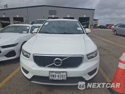 2020 Volvo XC40 T4 Momentum - zdjęcie 2 z 28 - miniatura