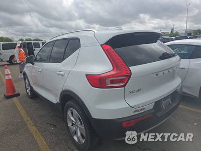 2020 Volvo XC40 T4 Momentum - zdjęcie 6 z 28 - miniatura
