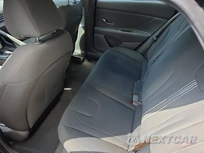 2025 Hyundai Elantra SEL Sport - zdjęcie 10 z 18 - miniatura
