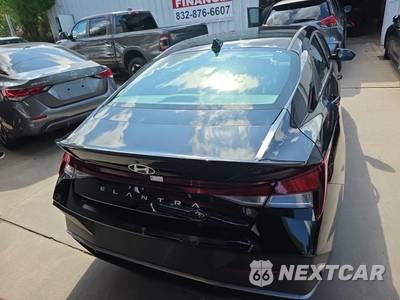 2025 Hyundai Elantra SEL Sport - zdjęcie 5 z 18 - miniatura