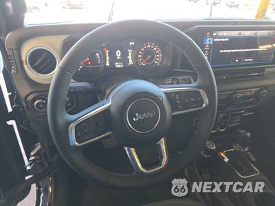 2026 Jeep Wrangler 4 Door Sahara - zdjęcie 10 z 27 - miniatura