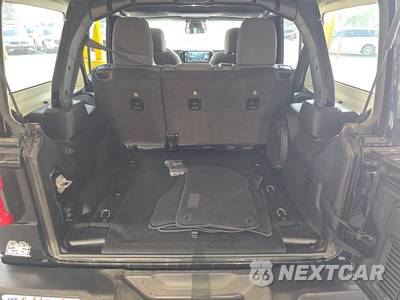 2026 Jeep Wrangler 4 Door Sahara - zdjęcie 16 z 31 - miniatura