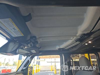 2026 Jeep Wrangler 4 Door Sahara - zdjęcie 19 z 24 - miniatura
