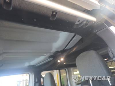 2026 Jeep Wrangler 4 Door Sahara - zdjęcie 21 z 25 - miniatura