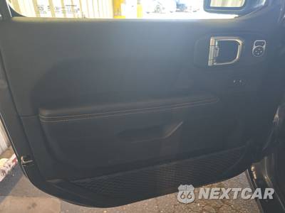 2026 Jeep Wrangler 4 Door Sahara - zdjęcie 9 z 26 - miniatura