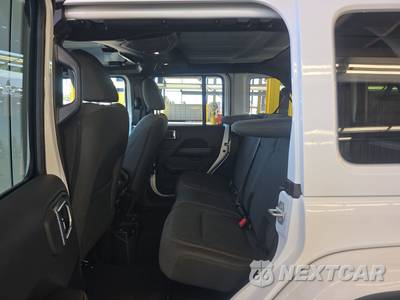 2026 Jeep Wrangler 4 Door Sahara - zdjęcie 13 z 30 - miniatura