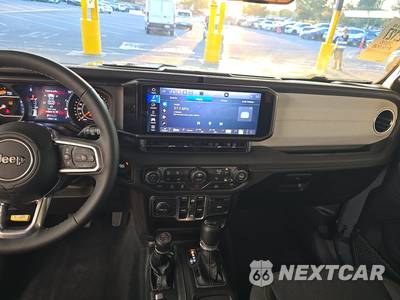 2026 Jeep Wrangler 4 Door Sahara - zdjęcie 11 z 24 - miniatura