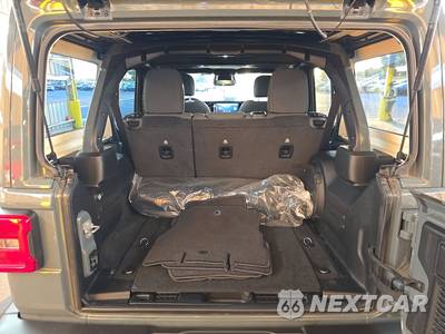 2026 Jeep Wrangler 4 Door Sahara - zdjęcie 16 z 24 - miniatura