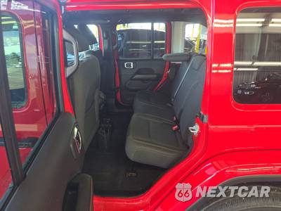 2026 Jeep Wrangler 4 Door Sahara - zdjęcie 13 z 26 - miniatura