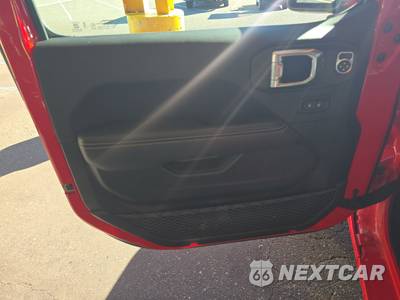 2026 Jeep Wrangler 4 Door Sahara - zdjęcie 9 z 19 - miniatura