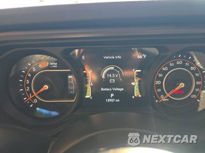 2026 Jeep Wrangler 4 Door Sahara - zdjęcie 12 z 19 - miniatura