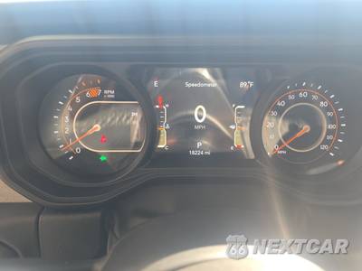 2026 Jeep Wrangler 4 Door Sahara - zdjęcie 12 z 28 - miniatura