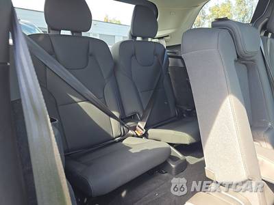 2026 Volvo XC90 B6 Plus 7-Passenger - zdjęcie 14 z 34 - miniatura