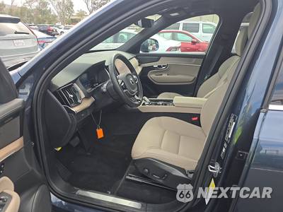 2026 Volvo XC90 B6 Plus 7-Passenger - zdjęcie 7 z 29 - miniatura