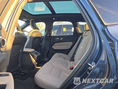 2026 Volvo XC60 B5 Plus - zdjęcie 13 z 34 - miniatura