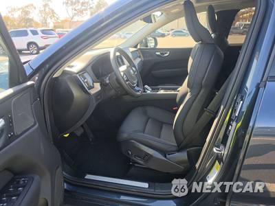 2026 Volvo XC60 B5 Plus - zdjęcie 7 z 34 - miniatura