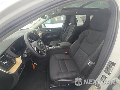 2026 Volvo XC60 B5 Plus - zdjęcie 7 z 35 - miniatura