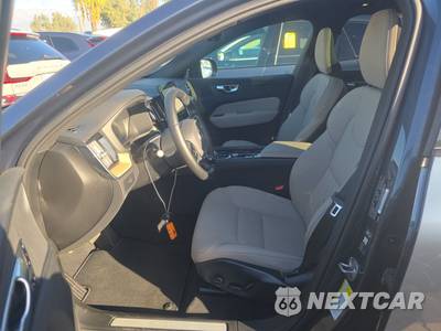 2026 Volvo XC60 B5 Plus - zdjęcie 7 z 45 - miniatura