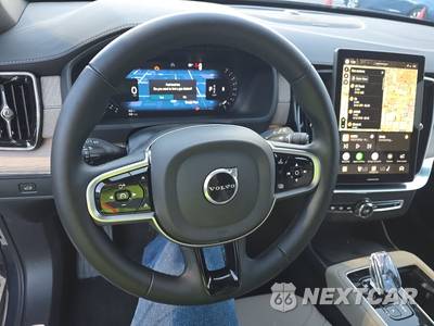 2026 Volvo XC90 B6 Plus 7-Passenger - zdjęcie 10 z 33 - miniatura
