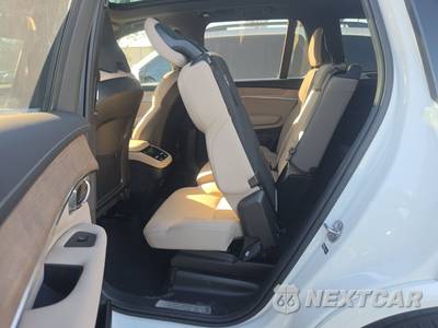 2026 Volvo XC90 B6 Plus 7-Passenger - zdjęcie 13 z 26 - miniatura