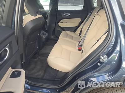 2026 Volvo XC60 B5 Plus - zdjęcie 13 z 29 - miniatura