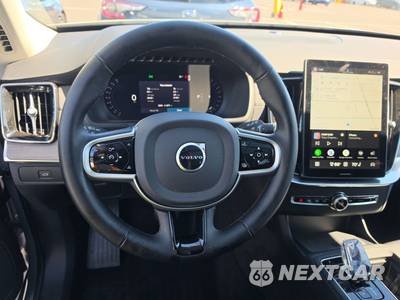 2026 Volvo XC90 B6 Plus 7-Passenger - zdjęcie 10 z 33 - miniatura