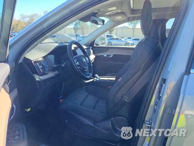 2026 Volvo XC90 B6 Plus 7-Passenger - zdjęcie 7 z 30 - miniatura
