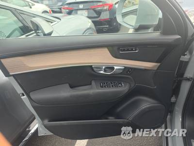 2026 Volvo XC90 B6 Plus 7-Passenger - zdjęcie 9 z 27 - miniatura
