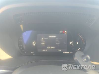 2026 Volvo XC60 B5 Plus - zdjęcie 12 z 29 - miniatura