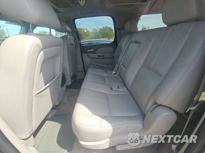 2014 Chevrolet Suburban LT 1LT - zdjęcie 13 z 30 - miniatura