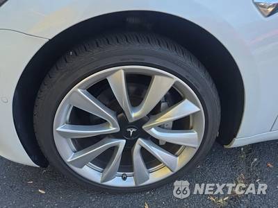 2019 Tesla Model 3 Long Range - zdjęcie 8 z 27 - miniatura