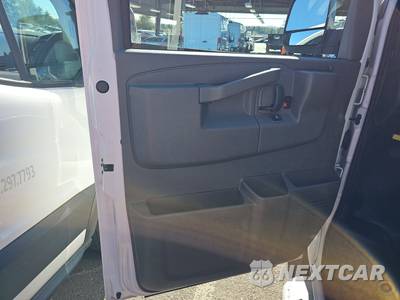 2025 GMC Savana 2500 Cargo Van 1WT 135.0" WB - zdjęcie 9 z 30 - miniatura