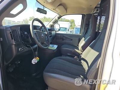 2025 GMC Savana 2500 Cargo Van 1WT 135.0" WB - zdjęcie 7 z 30 - miniatura
