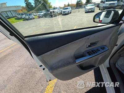 2017 Toyota Prius v Two - zdjęcie 9 z 35 - miniatura
