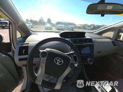 2017 Toyota Prius v Two - zdjęcie 11 z 35 - miniatura